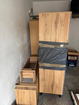 Praktická obývací stěna (rok stará) - 2