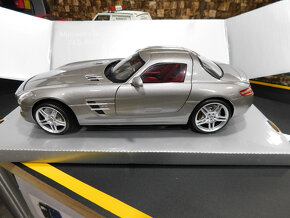 model auta Mercedes  SLS AMG  1:18 - 2