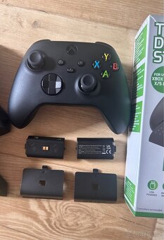 Xbox ovladač a nabíjecí stanice - 2