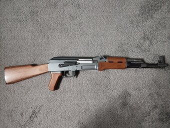 Ak-47 airsoft ( špatně střílí ) - 2