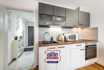 Nabízíme k prodeji zařízený mezonetový apartmán 2+kk, 73 m2 - 2