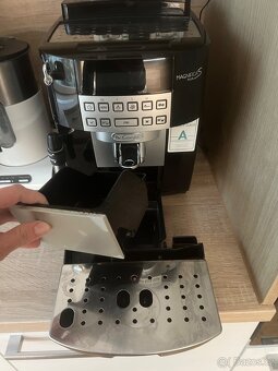 Kávovar DeLonghi - Magnifica S Plus - 2