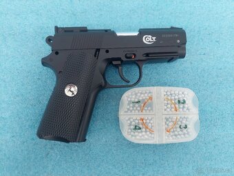 CO2 COLT UMAREX DEFENDER 4,5 mm - 2