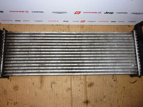 chladič intercooler Jeep Grand Cherokee WK2 3,0 CRD - 2