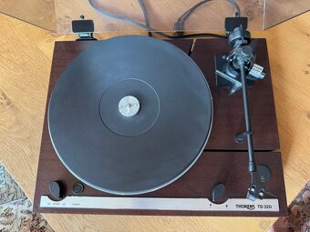 Vinylový gramofon Thorens TD 320 s přenoskou Yamaha MC-3 - 2
