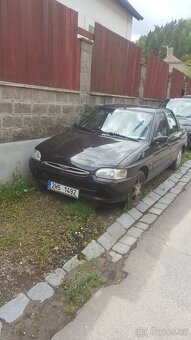 Náchod, díly na Ford Escort sedan 1.6 za Vaše ceny.LPG - 2