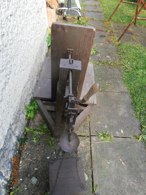 STAROŽITNÁ VÁHA-DECIMÁLKA - 2