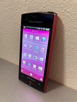 Sony Ericsson Xperia ray St18i - 2