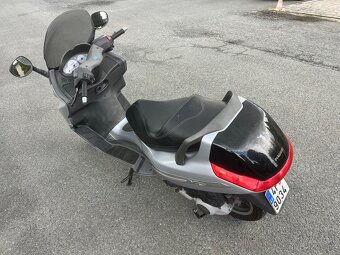 Skútr piaggio x8 125ccm - 2