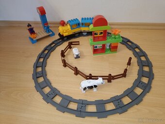 Stavebnice Jixin Happy Village vláček - pasuje na Lego Duplo - 2