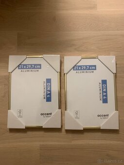 Rámeček A4 hliníkový zlatý - 2