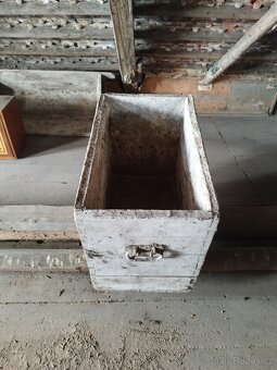 Nádoba na hašení vápna historická - 2