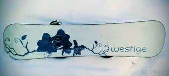 Snowboardové prkno a boty - 2