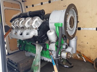 Motor TATRA 815 V8 ČKD AD28 - 2