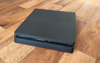 Sony Playstation 4 Slim (CUH-2216B) 1TB černá (FW 7.00) - 2