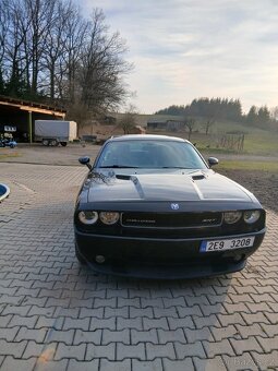 Dodge Challanger 6.1 SRT8 - 2