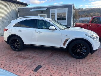 Infiniti fx37 benzin,Premium , 360kamery, keyless, nové v ČR - 2