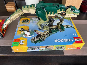 Prodám 3x LEGO - jedno nové rozbalené, 2x složené - 2