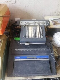 Elektronická kalkulačka, několik druhů - 2