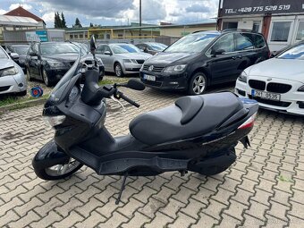 Suzuki Burgman 200G 13,5 KW MALÉ KM - 2