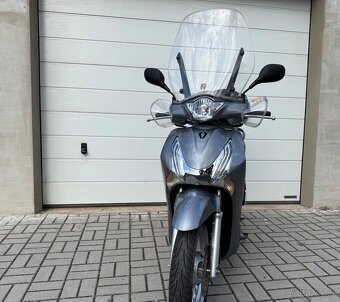 Honda SH 125i, Cz doklady, 2016, s orig. příslušenstvím - 2