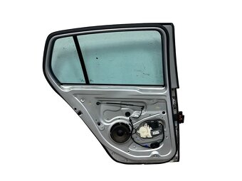 Levé zadní dveře stříbrná LA7W VW Golf 5 hatchback r.v. 2006 - 2
