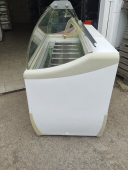 Vitrína Framec J7 Extra - 2