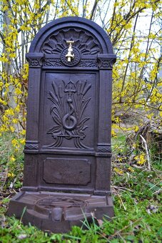 Litinová výlevka - umyvadlo 82 cm - kašna RÁKOSÍ - hnědá - 2