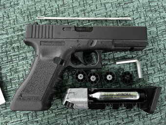 UMAREX Glock 17 BLK 4.5 mm CO2 BlowBack - 2