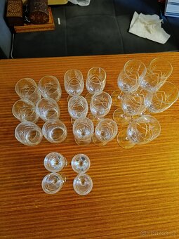 Sada broušených skleniček - 2