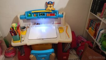 Dětský kreslící stůl - 2