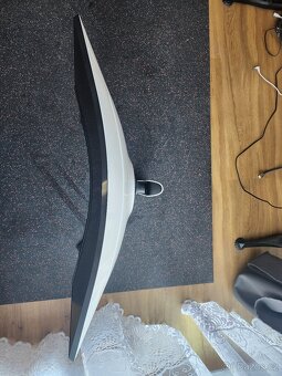 Samsung Odyssey Neo G8 – 32" - jako nový, bez vadných pixel - 2