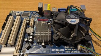 ASRock G31M-GS s iGPU + Core 2 Duo E8400 + 4 GB RAM + SSD - 2