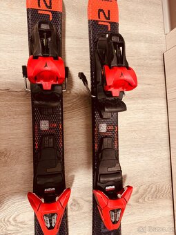 Dětské lyže Atomic Redster J2 + lyžáky - 2