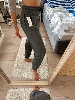 CALVIN KLEIN ŠEDÉ TEPLÁKY - 2