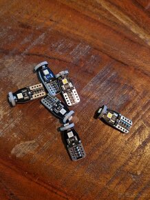 LED žárovky T10 W5W - 2