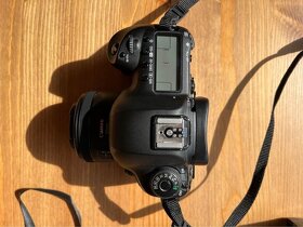 Canon 5D M IV + 50mm 1.8 stm + drobné video příslušenství - 2