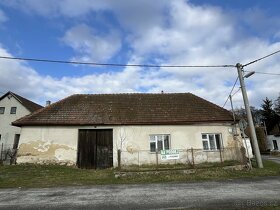 Dům s uzavřeným dvorem v obci Rohozná u Jihlavy - 2