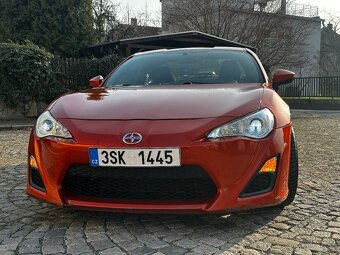 SCION FRS FR-S 2015, stejné jako BRZ a GT86, pěkné auto - 2