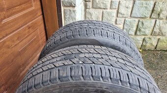 Pneu 235/55 R19 - 2