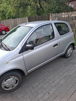 Toyota Yaris 1.0 - 2