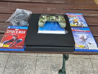 PS4 slim - 2