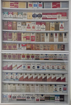 Sbírka starých cigaret a sirek - 2