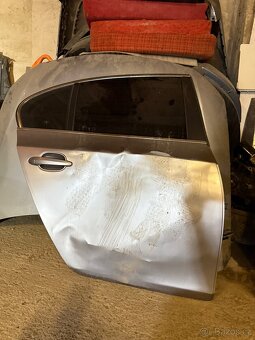 Dobrý den, prodám troje dveře v kompletu z BMW E60 - 2
