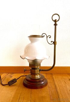Stará krásná lampa ve stylu petrolejky - 2