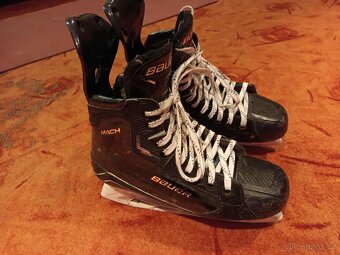 Hokejové brusle Bauer Supreme MACH, vel. 6, šířka FIT2 - 2