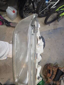 Predni prave světlo audi 80 b3.(plné) - 2