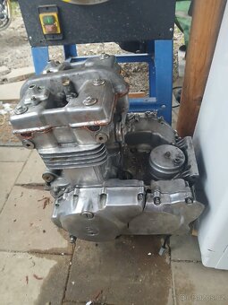 Motor a zadní kolo z Kawasaki EN 500 r.v. 1994 - 2