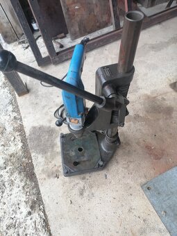 Stojan s vrtačkou Narex - 2