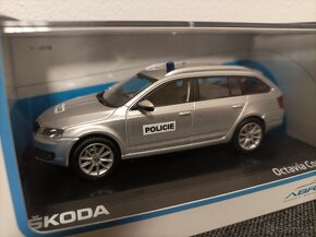 Škoda OCTAVIA III Combi zásahová jednotka POLICE ABREX 1:43 - 2